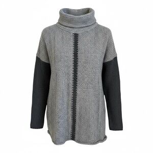 Women’s Colorblock Turtleneck Sweater Grey Size XL NWT Soft Cozy